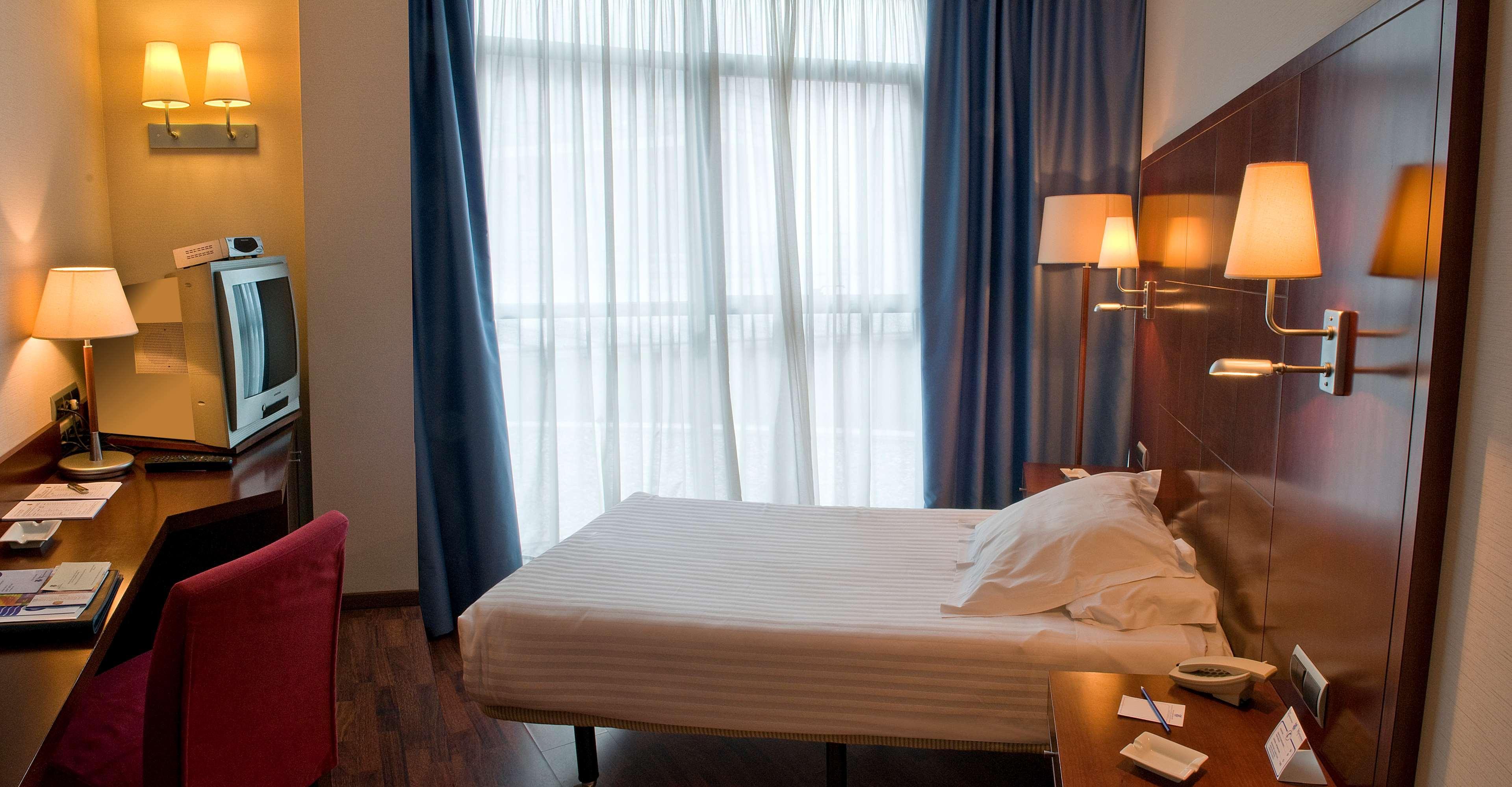 Best Western Hotel Mediterraneo Castelldefels Værelse billede